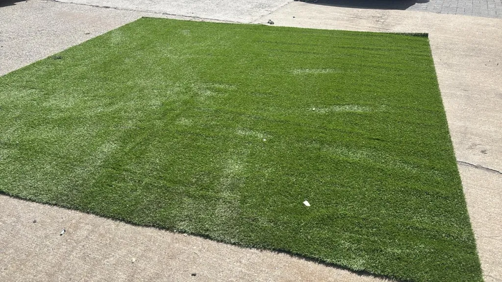1021 Promo reststuk Nieuw kunstgras 16m2